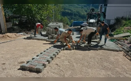 Aybastı ilçe merkezinde dönüşüm hız kazandı: Cadde ve sokaklar parke çalışmalarıyla yenileniyor