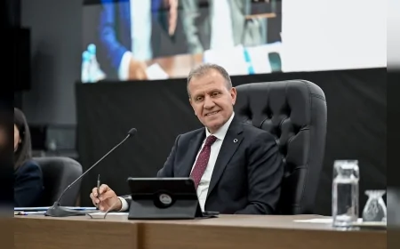 Vahap Seçer: “Gazze’de 70 bin insan öldü, bu bir insanlık ayıbı”