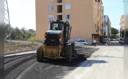 Edremit’te Yeni Köprünün Çevre Düzenlemesi Tamamlanmak Üzere: Ulaşım ve Kent Estetiği Yeniden Şekilleniyor