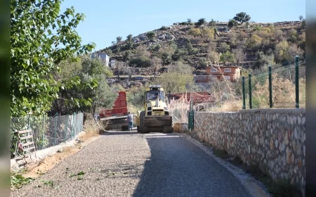 Marmaris Belediyesi Bozburun’da 10 Bin Metrekarelik Yol Yenileme Çalışmasını Tamamladı