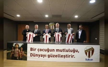 İnegölspor’dan 60 Bin Öğrenciye Forma ve Eşofman Hediyesi