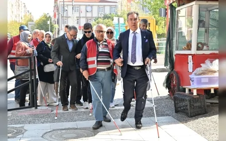 Manisa’da “Engel Olma, Destek Ol!” Yürüyüşüyle Görme Engellilere Farkındalık Çağrısı