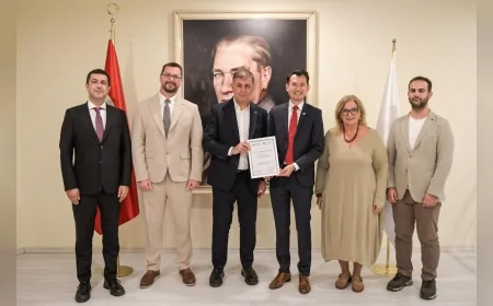 İzmir, Dünya Sağlık Örgütü tarafından “Yaşlı Dostu Şehir” olarak tescillendi