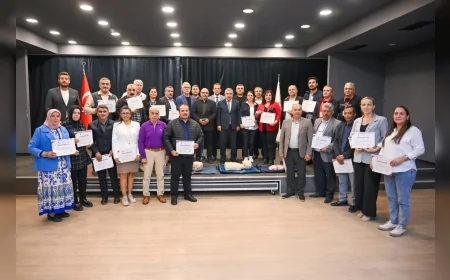 Bornovalı muhtarlar “hayat kurtarma” eğitimi aldı