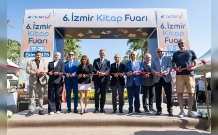 Dr. Cemil Tugay: “İzmir’in her köşesini kitap ve sanatla buluşturmaya kararlıyız”