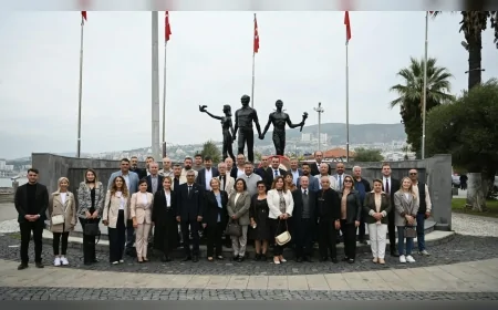 Kuşadası’nda 19 Ekim Muhtarlar Günü Törenle Kutlandı