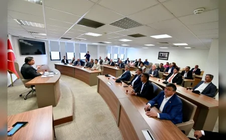 Fethiye’de Muhtarlar Günü Kutlaması: Başkan Alim Karaca “Muhtarlarımız Yerel Demokrasimizin Temel Taşlarıdır”