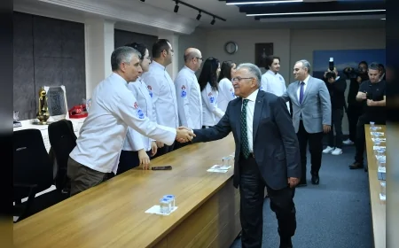 BAŞKAN BÜYÜKKILIÇ’TAN GASTRONOMİ EĞİTİMİNE STRATEJİK DESTEK: ERCİYES ÜNİVERSİTESİ İLE İŞ BİRLİĞİ PROTOKOLÜ İMZALANDI