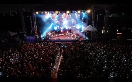 Ege Üniversitesi’nde “Selfy Fest’25” Coşkusu: Zeynep Bastık Konseriyle Gençler Doyasıya Eğlendi
