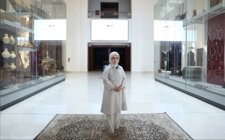 Emine Erdoğan Umman Ulusal Müzesi’ni Ziyaret Etti: “Kültürel Mirası Koruyan Bu Nadir Yapının Geleceğe İlham Vermesini Diliyorum”