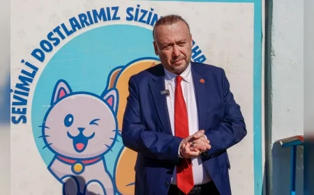 Uşak Belediyesi’nden Vatandaşlara Çağrı: “Bir Cana Yuva Olun, Hayvan Sahiplenin”