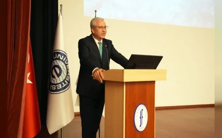 Ege Üniversitesinde Akademik Yükselme Töreni ve “Altın Yıllar” Belgeseli ile Bilimsel Başarılar Kutlandı