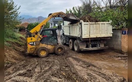 Efeler Belediyesi, Sağanak Yağışın Ardından Altyapı Sorunlarını Gidermek İçin Sahada
