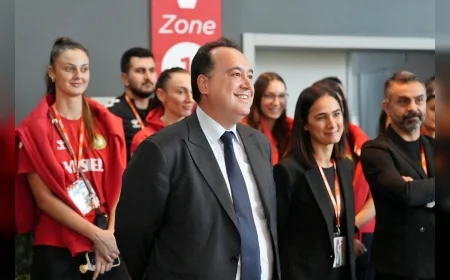 Başkan Besim Dutlulu: “Vestel’in Kadın Voleyboluna Verdiği Destek Manisa İçin Çok Kıymetli”