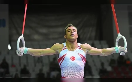 Ege Üniversitesi Mezunu Milli Cimnastikçi Adem Asil, Dünya Artistik Cimnastik Şampiyonası’nda Gümüş Madalya Kazandı