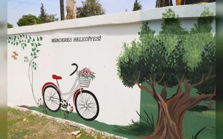 Menderes’te Akçaköy Mahallesi Renkleniyor: Duvarlar Sanat Eseri Gibi Yeniden Hayat Buldu