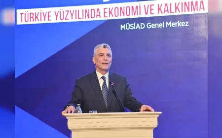 Ticaret Bakanı Ömer Bolat: “Cumhuriyet’in 102. yılında ihracatımız 390 milyar dolara ulaşarak tarihimizin en yüksek seviyesine çıktı”