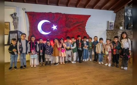 Bornova Belediyesi’nden Cumhuriyet’in 102. Yılına Özel Anlamlı Buluşma: Kadınlar ve Çocuklar Belkahve Ata Anı Evi’nde Cumhuriyet Ruhunu Yaşadı