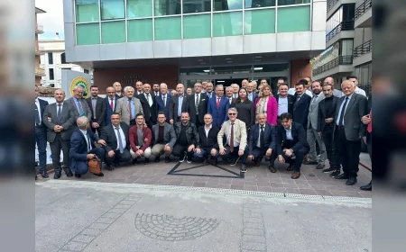 Batı Karadeniz’in gelecek yol haritası Ankara’da çizildi Batı Karadeniz Çalıştayı tamamlandı ve oy birliğiyle Batı Karadeniz Konseyi kuruldu