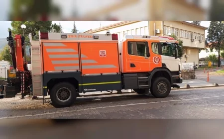 İzmir İtfaiyesi 6.1 Büyüklüğündeki Sındırgı Depremi Sonrası Destek İçin Bölgeye Sevk Edildi