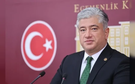 Sadullah Kısacık: “Cumhuriyetimizi Demokrasi ve Adaletle Güçlendirmek Hepimizin Ortak Sorumluluğudur”