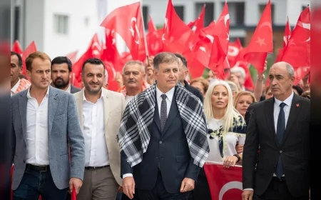 İzmir Büyükşehir Belediye Başkanı Cemil Tugay: “Cumhuriyet, bir ülkenin küllerinden yeniden doğuşundadır”