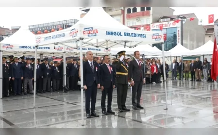 İnegöl’de Cumhuriyet Bayramı’nın 102. Yılı Coşkuyla Başladı