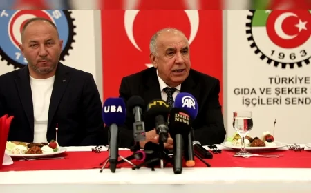 Şeker-İş Genel Başkanı İsa Gök, Antalya’daki Medya Mensupları Buluşması’nda: “Örgütlenmede sorun yasa değil, mevcut kanunların uygulanmamasıdır”