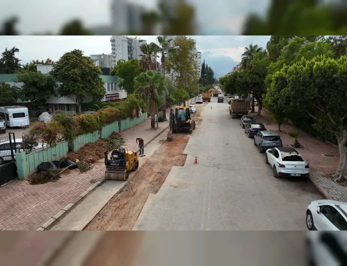 ASAT Genel Müdürü Cengiz Gülebay Konyaaltı’ndaki İçme Suyu ve Asfalt Çalışmalarını Yerinde İnceledi
