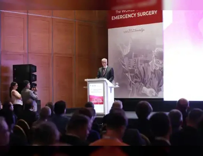 Sağlık Bakanı Prof. Dr. Kemal Memişoğlu Antalya’da “12. Dünya Acil Cerrahi Kongresi”nde Dijital Sağlık Dönüşümünü Anlattı