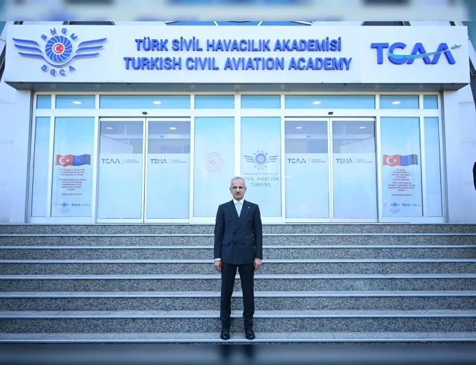 Abdulkadir Uraloğlu: “13 Hava Kampüsümüzle Sportif ve Amatör Havacılığın Gelişimine Katkı Sağlıyoruz”