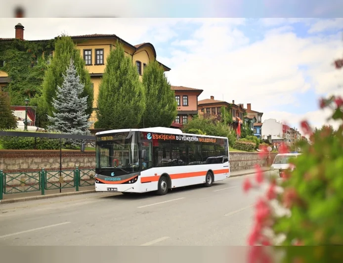 Eskişehir Büyükşehir Belediyesi’nden Cumhuriyet Bayramı’na Özel Ücretsiz Ring Seferleri Vatandaşları Geçit Törenine Taşıyacak