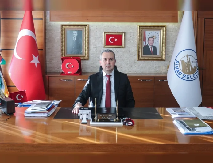 Sivas Belediye Başkanı Dr. Adem Uzun: “Cumhuriyetimizin ilelebet payidar olmasını temenni ediyorum”