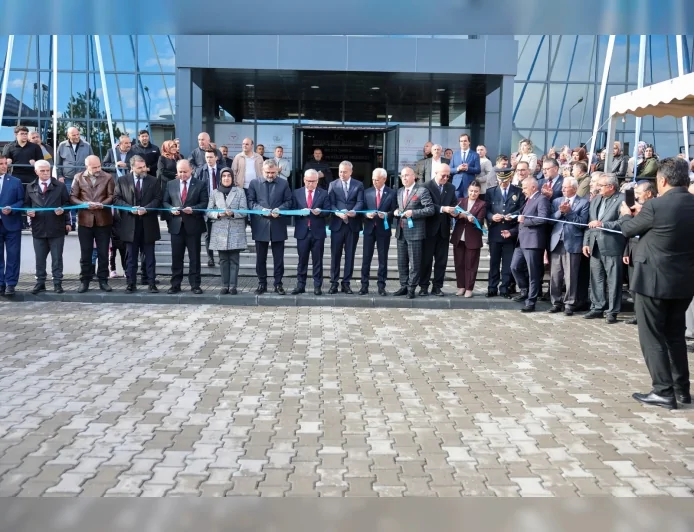 Şeyh Şamil Sağlık, Kültür ve Spor Merkezi Sivas’ta Cumhuriyet Bayramı Coşkusuyla Hizmete Açıldı