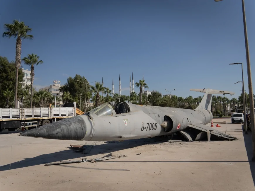 Mersin’in simge uçağı F-104, korozyon ve güvenlik riski nedeniyle kaldırıldı