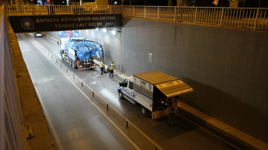 Antalya’da altgeçitlerde gece mesaisi: ASAT’tan 100 milyon TL’lik yağmursuyu hattı temizliği