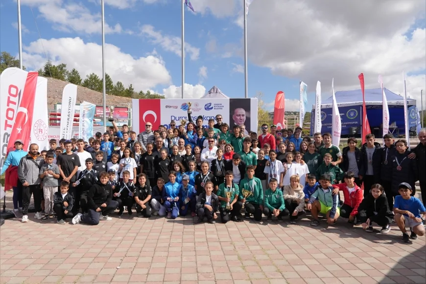 Eskişehir’de düzenlenen Durgunsu Kano Olimpik Umutlar Yarışları büyük heyecana sahne oldu