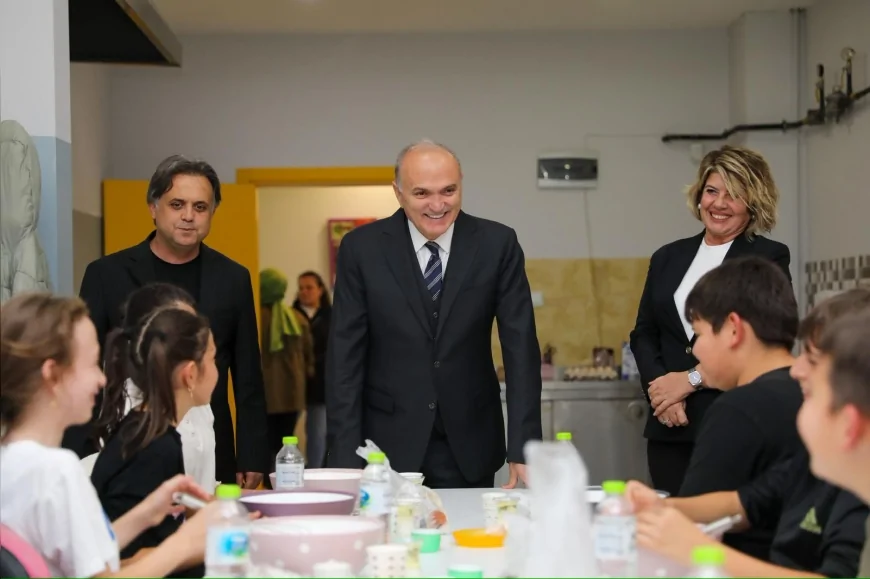 Düzce Belediye Başkanı Faruk Özlü: "Çocuklarımız için her zaman çalışmaya devam edeceğiz"