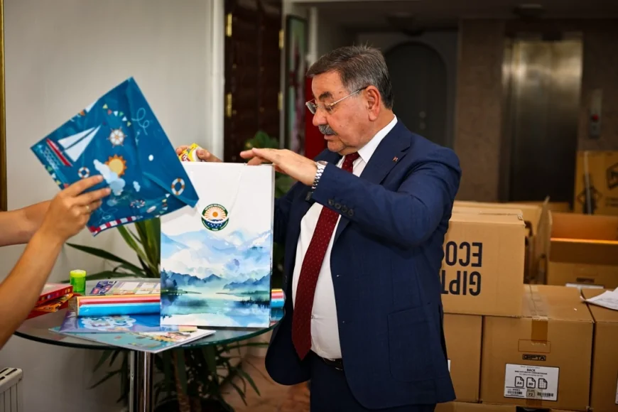 Gölbaşı Belediyesi 850 öğrenciye kırtasiye desteğiyle ailelerin eğitim yükünü hafifletti