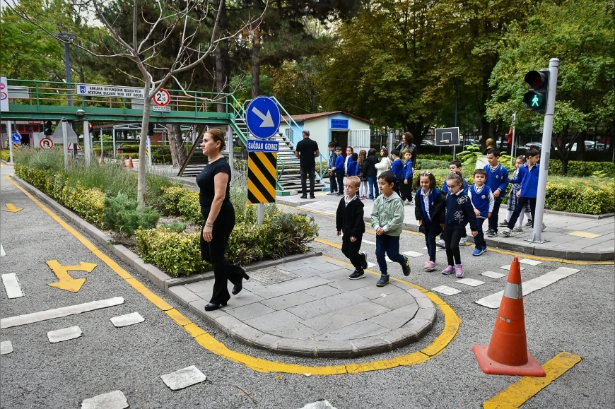 Ankara Büyükşehir Belediyesi’nden çocuklara trafik bilinci için uygulamalı eğitim