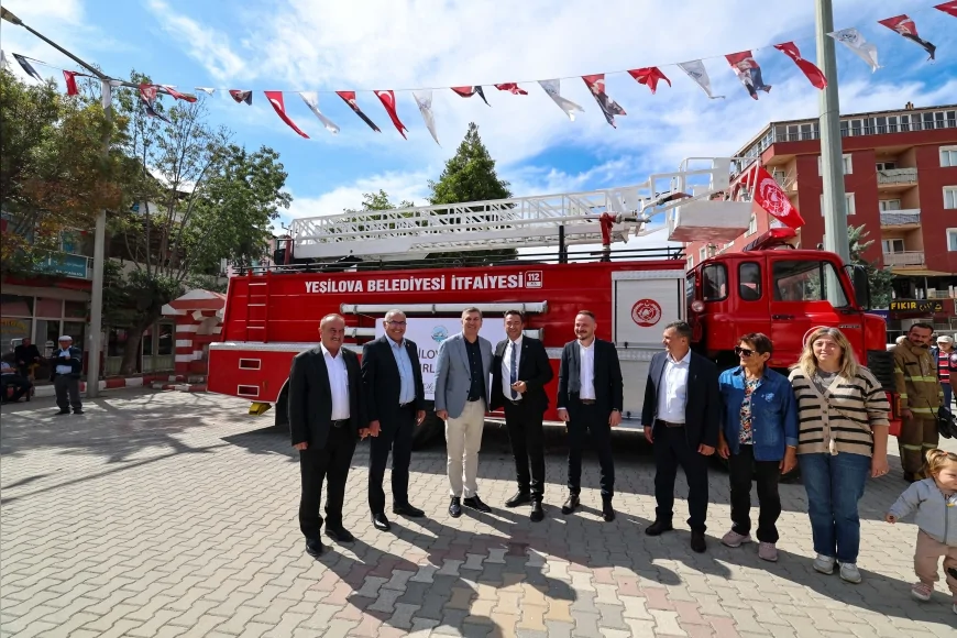 Burdur Belediyesi’nden Yeşilova’ya dayanışma örneği: İtfaiye aracı hibe edildi