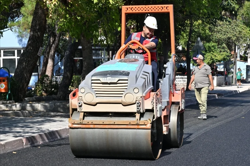 Kırkağaç’ta 5 Bin Ton Sıcak Asfalt Serimiyle 2 Bin 700 Metrelik Yeni Yol Yapılıyor
