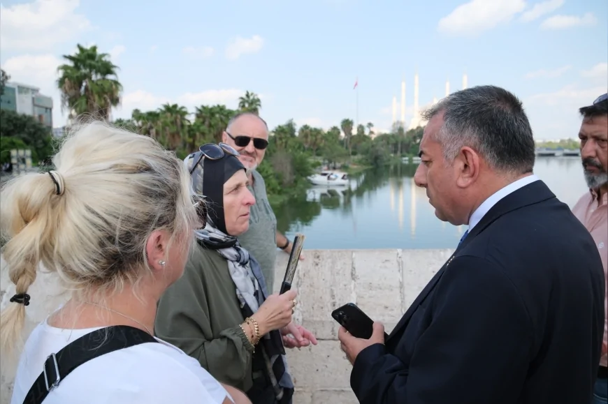 Adana’da tarihi Taşköprü sprey boyalardan arındırıldı, Büyükşehir Belediyesi temizlik çalışması başlattı