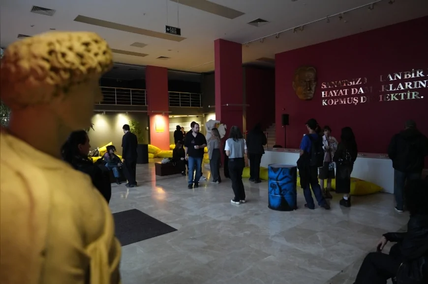 Fanzin ve Artbook Üreticileri Eskişehir’de Buluştu: Zine Seçki Sergisi Kapılarını Açtı