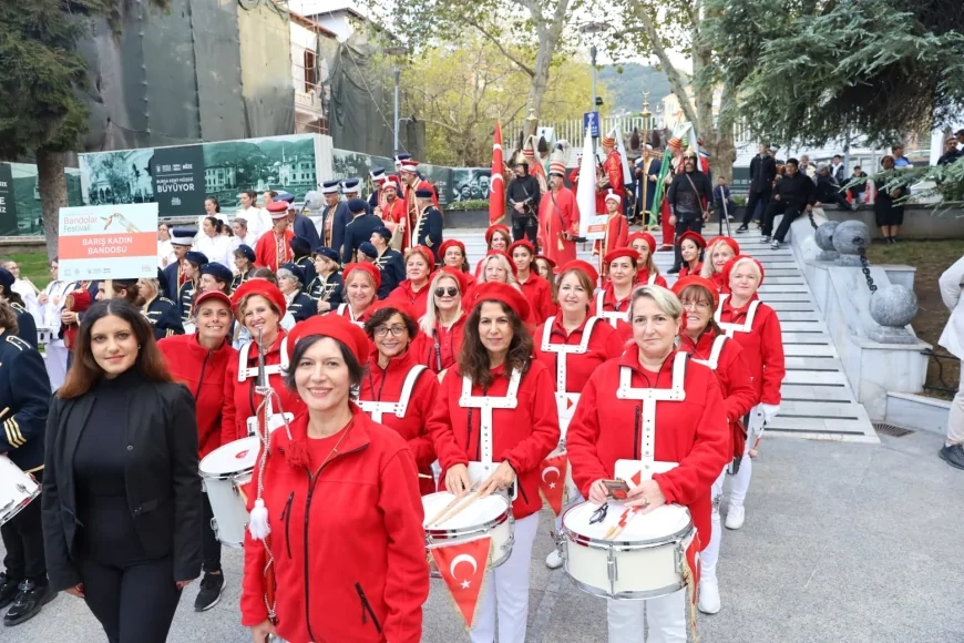 Farklı Kültürlerin Ritimleri Bursa’da Buluştu: Uluslararası Bandolar Festivali Renkli Görüntülere Sahne Oldu