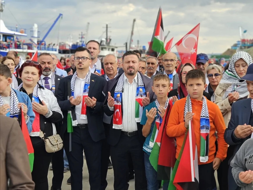 Erdek’ten Gazze’ye Vicdan Dalgası: Türk ve Filistin Bayraklı Tekneler Marmara’ya Açıldı
