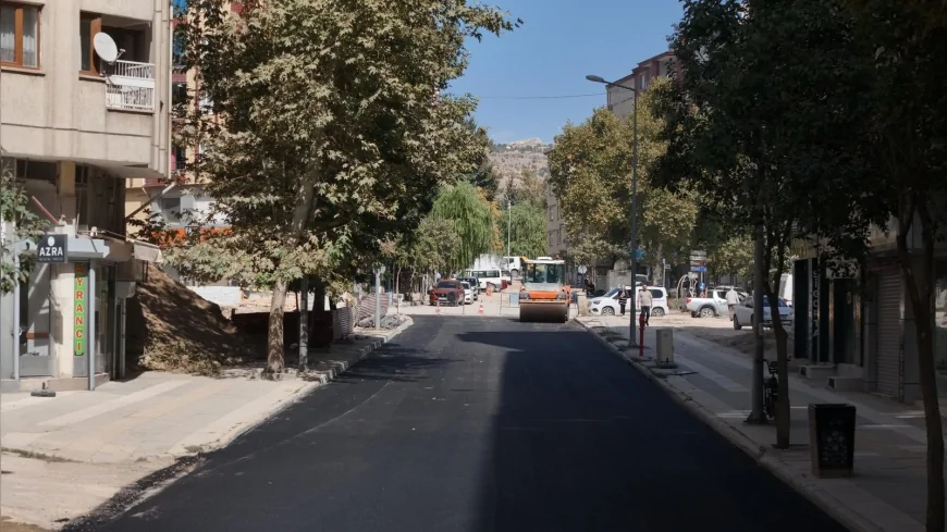Elazığ’da Balakgazi Caddesi Yeniden Trafiğe Açıldı: Asfalt Çalışmaları Beklenenden Erken Tamamlandı