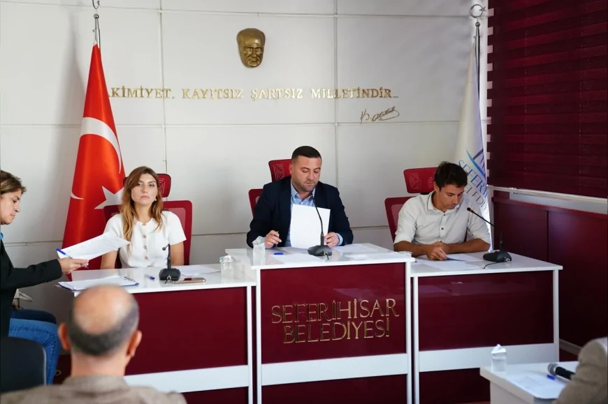 Seferihisar’da Karakayalar Mahalle Oldu: Yeni Mahalleye Necat Hepkon’un Adı Verildi