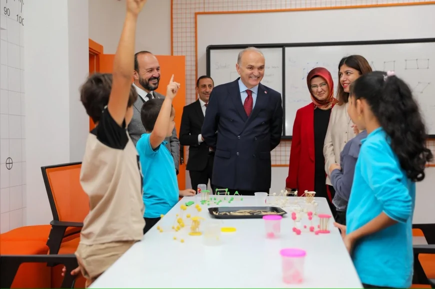 Faruk Özlü: “Türkiye’nin uzay yolculuğuna Düzce’den tanıklık edin”