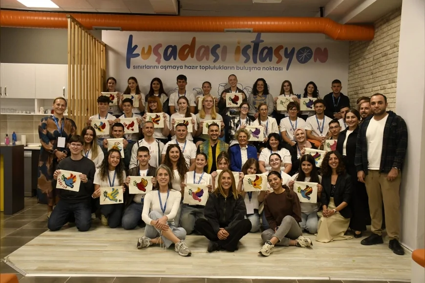 Kuşadası’nda Gençlik Toplantısı keçe atölyesiyle renkli görüntülere sahne oldu